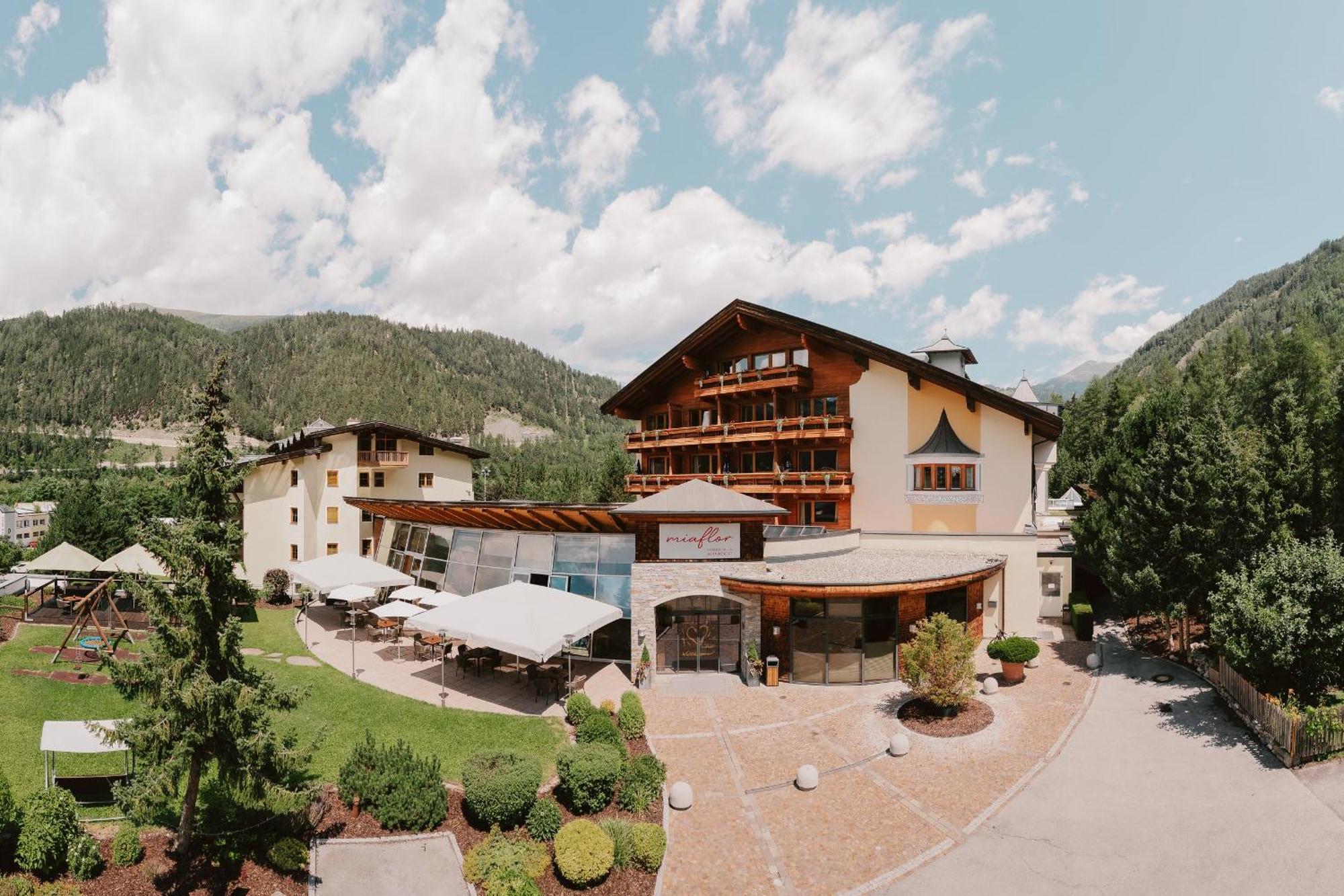 Neueroeffnung Miaflor Familien- & Aktivresort Ried im Oberinntal Exterior photo