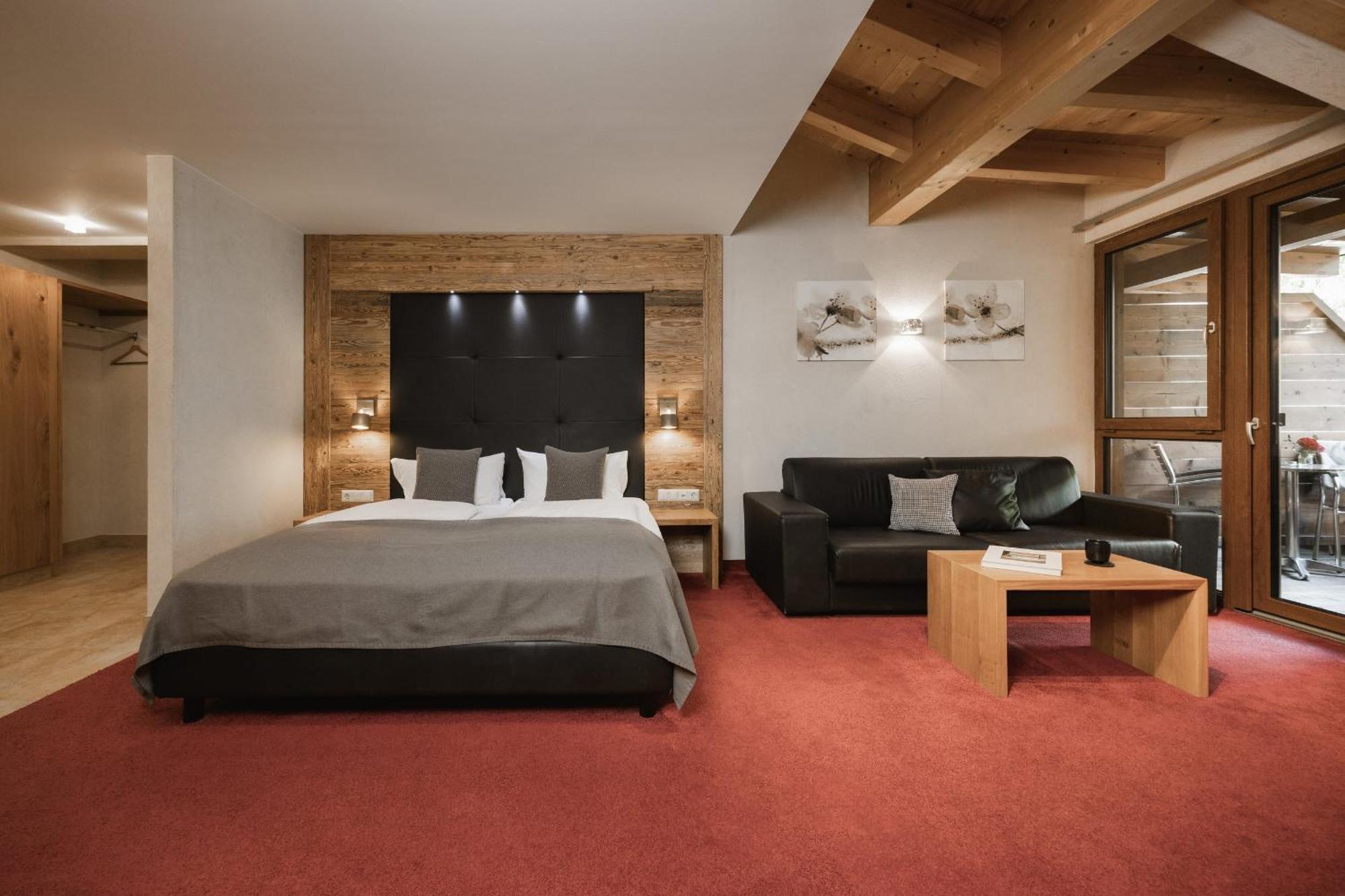 Miaflor Familien- & Aktivresort Ried im Oberinntal Room photo